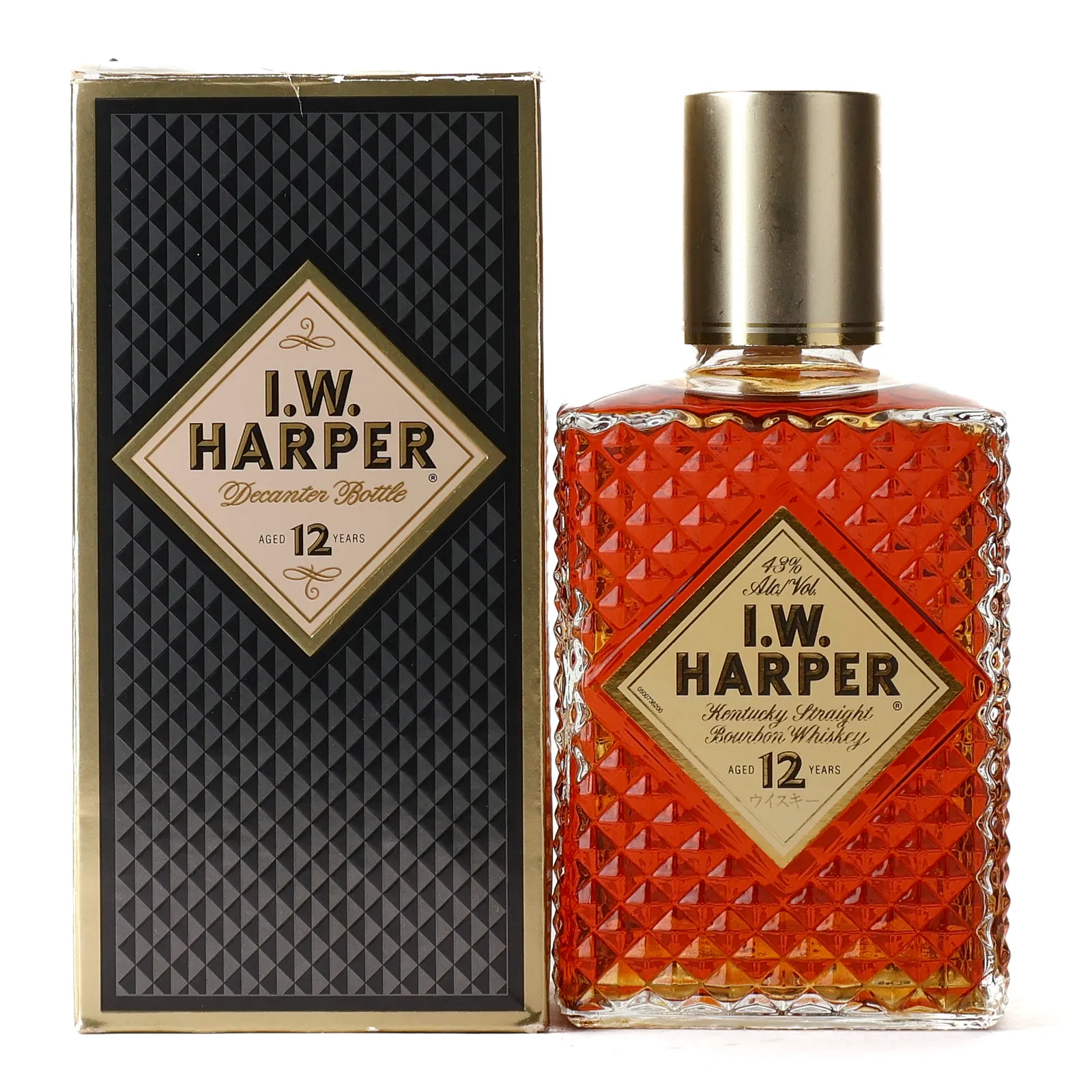 I.W. Harper 12 Year Old Kentucky Straight Bourbon Whiskey (Japanese Export), Charred American White Oak Cask, 43% whisky bottle